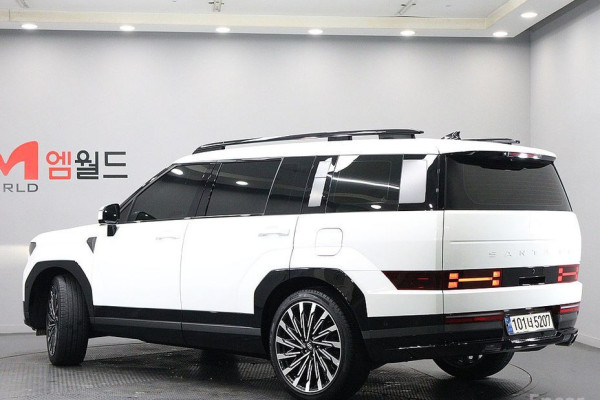 2023 Hyundai Santa Fe с пробегом 12 841 км