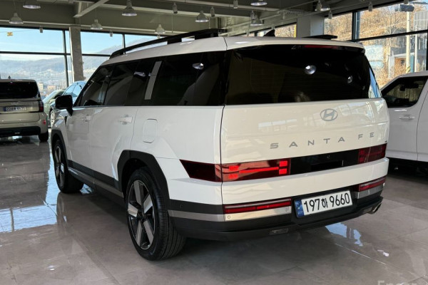 2024 Hyundai Santa Fe с пробегом 9 720 км
