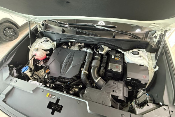 2024 Hyundai Santa Fe с пробегом 9 720 км