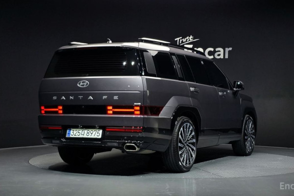 2023 Hyundai Santa Fe с пробегом 8 947 км