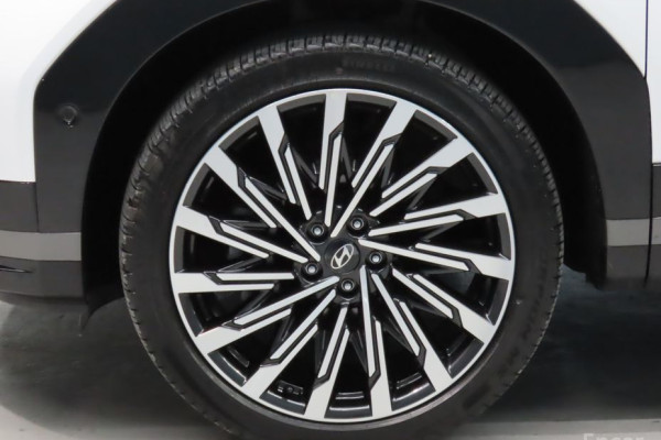 2024 Hyundai Santa Fe с пробегом 17 851 км