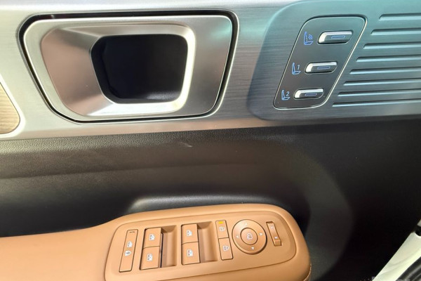 2024 Hyundai Santa Fe с пробегом 9 720 км