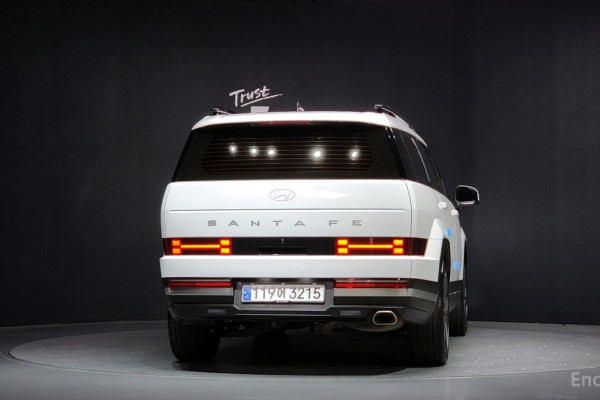 2024 Hyundai Santa Fe с пробегом 14 931 км