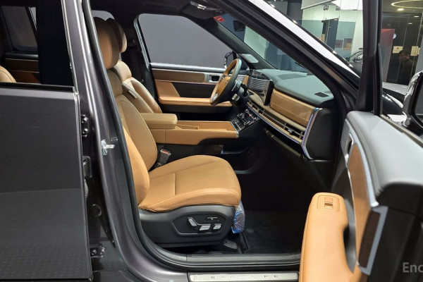 2023 Hyundai Santa Fe с пробегом 8 947 км