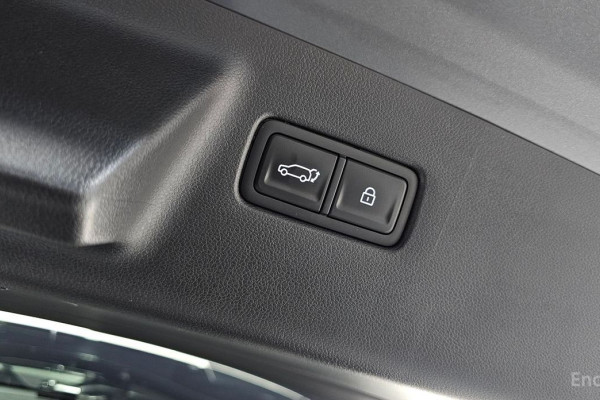 2024 Hyundai Santa Fe с пробегом 13 759 км