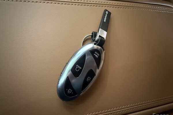 2024 Hyundai Santa Fe с пробегом 9 720 км