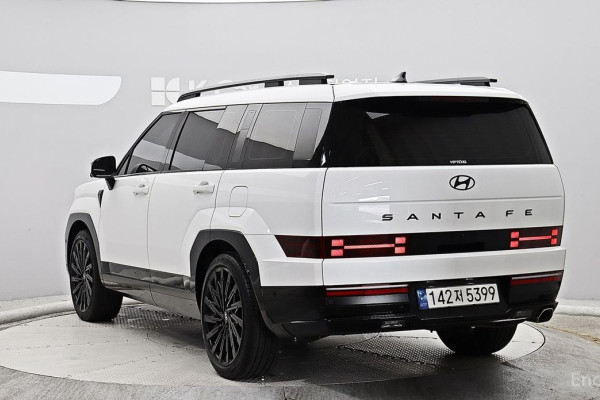 2024 Hyundai Santa Fe с пробегом 9 811 км