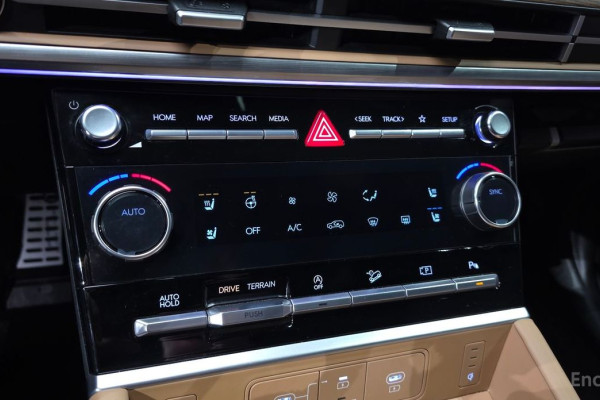 2024 Hyundai Santa Fe с пробегом 10 285 км