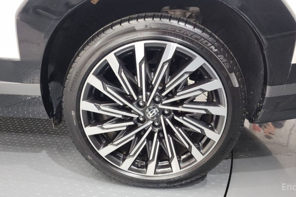 2023 Hyundai Santa Fe с пробегом 7 429 км