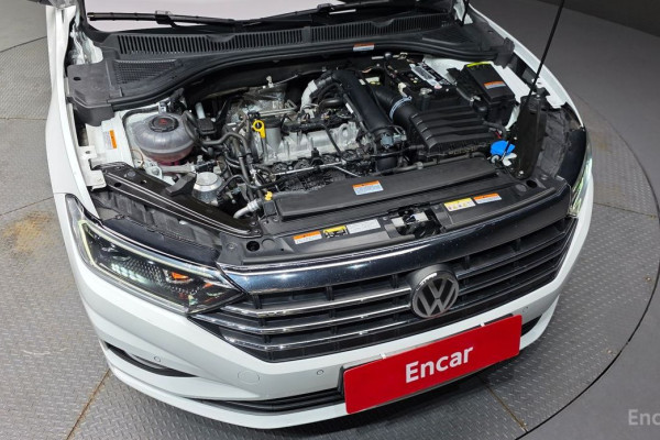 2021 Volkswagen Jetta с пробегом 42 984 км