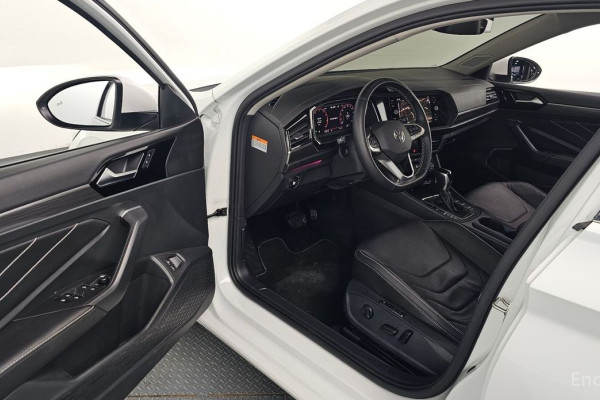 2022 Volkswagen Jetta с пробегом 30 904 км