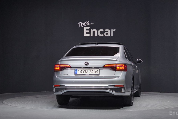 2022 Volkswagen Jetta с пробегом 30 998 км