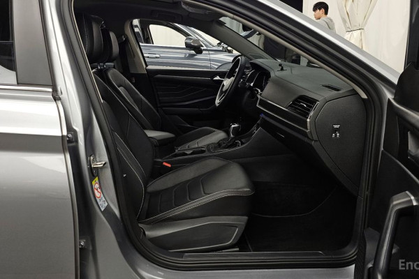 2022 Volkswagen Jetta с пробегом 30 998 км