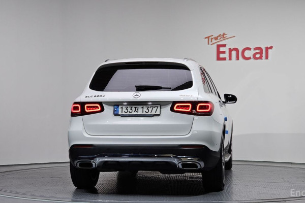 2021 Mercedes-Benz GLC с пробегом 133 000 км