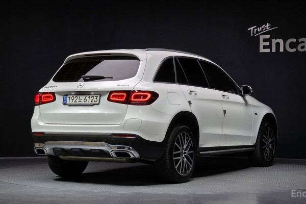 2021 Mercedes-Benz GLC с пробегом 72 854 км