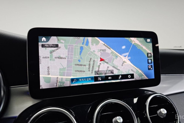 2021 Mercedes-Benz GLC с пробегом 49 241 км