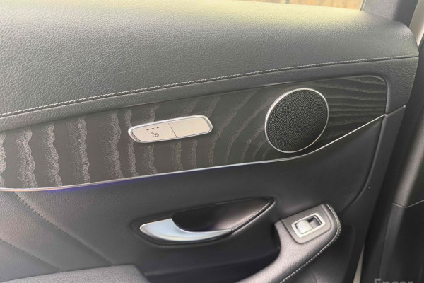 2022 Mercedes-Benz GLC с пробегом 128 000 км