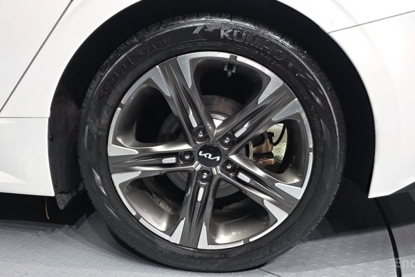 2022 Kia K5 с пробегом 75 812 км