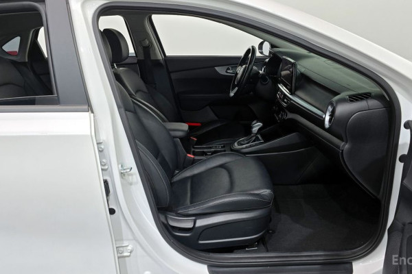 2021 Kia K3 с пробегом 84 606 км