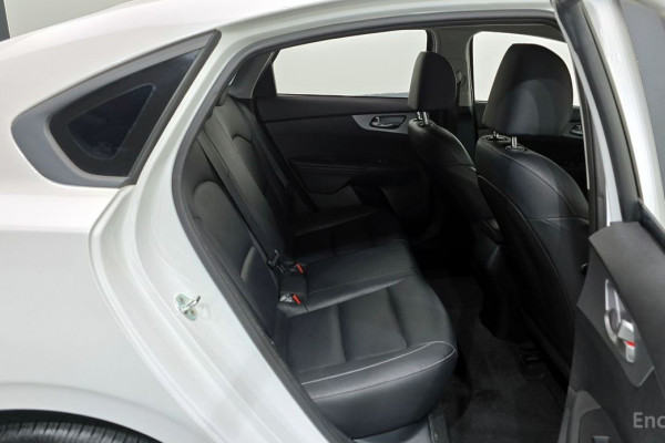 2021 Kia K3 с пробегом 84 606 км