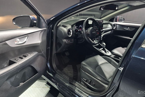 2022 Kia K3 с пробегом 49 905 км