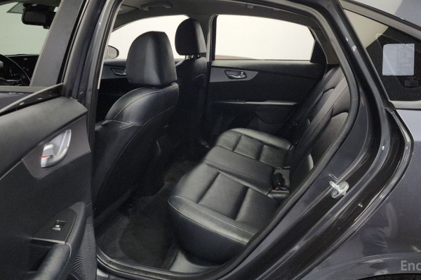 2022 Kia K3 с пробегом 100 074 км