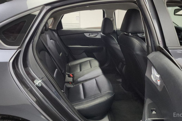 2022 Kia K3 с пробегом 100 074 км