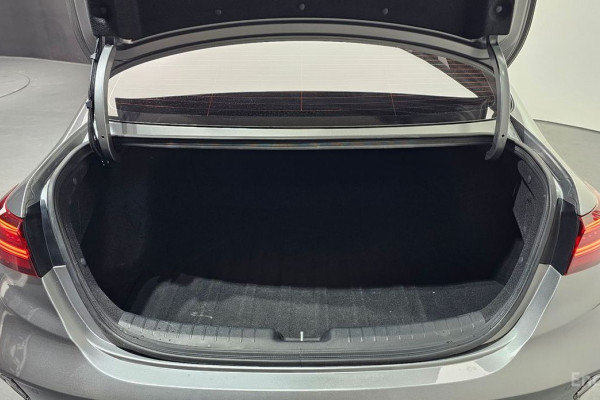 2022 Kia K3 с пробегом 32 442 км