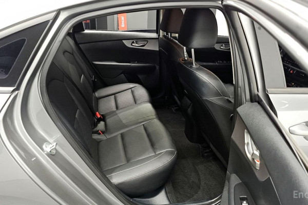 2021 Kia K3 с пробегом 76 881 км