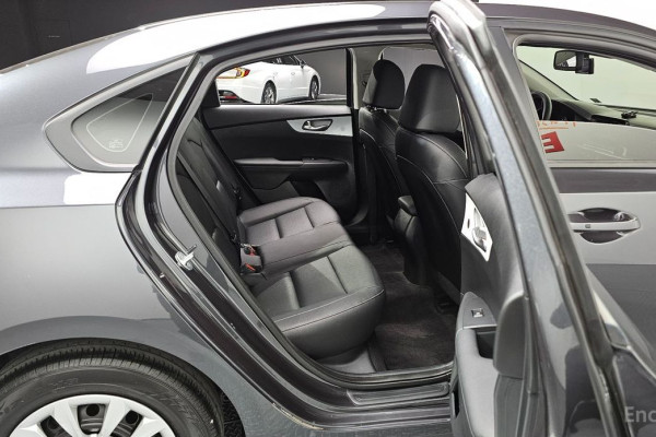 2022 Kia K3 с пробегом 43 698 км