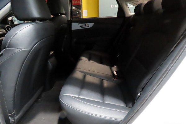 2021 Kia K3 с пробегом 111 396 км