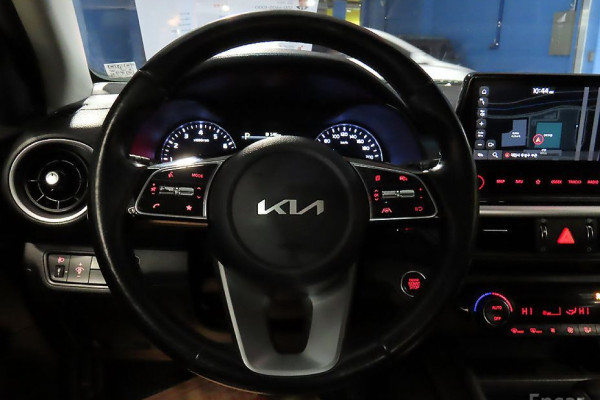 2021 Kia K3 с пробегом 111 396 км