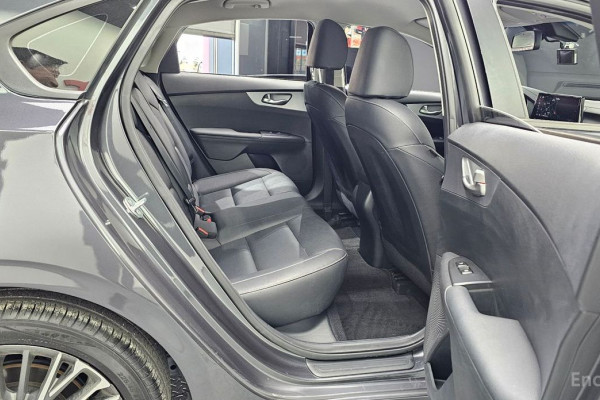 2021 Kia K3 с пробегом 109 057 км