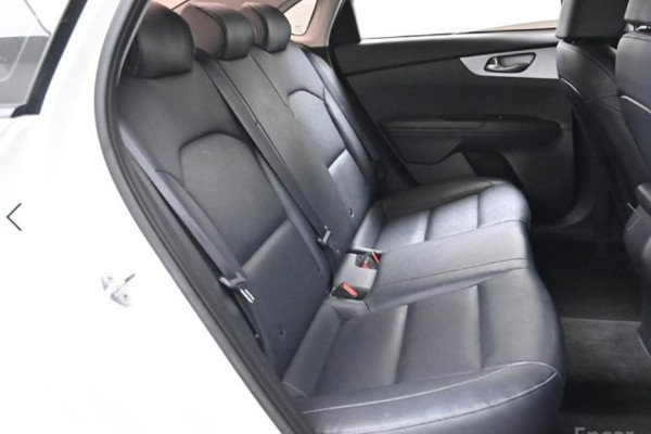 2021 Kia K3 с пробегом 109 436 км