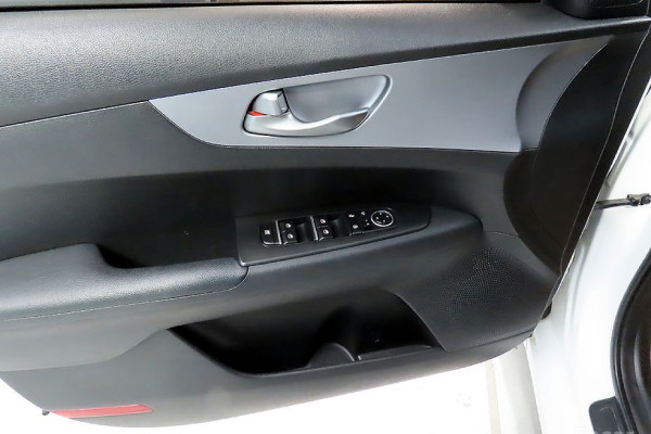 2021 Kia K3 с пробегом 111 396 км