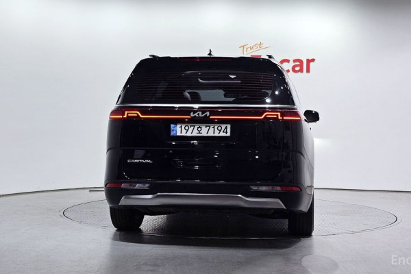 2022 Kia Carnival с пробегом 54 799 км