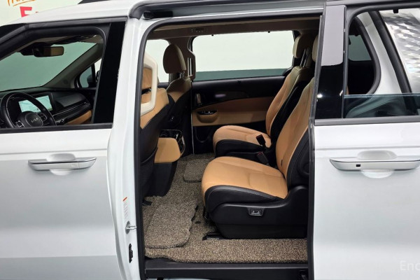 2022 Kia Carnival с пробегом 56 644 км