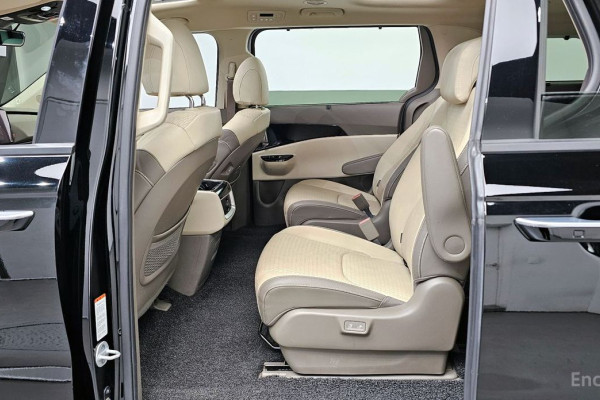 2022 Kia Carnival с пробегом 54 799 км