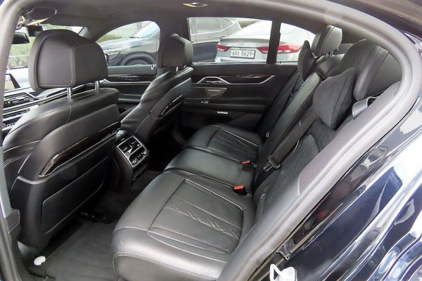2017 BMW 7 серии с пробегом 121 177 км
