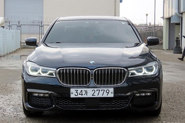 2017 BMW 7 серии с пробегом 121 177 км