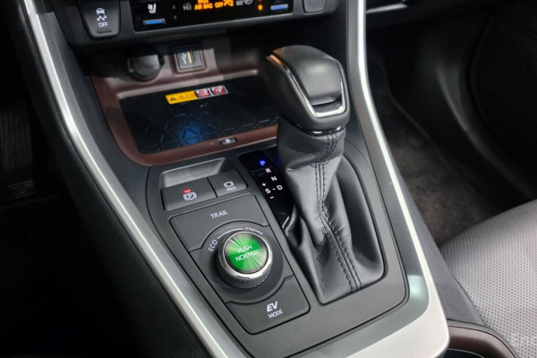 2023 Toyota RAV4 с пробегом 38 523 км