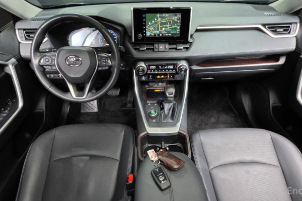 2023 Toyota RAV4 с пробегом 38 523 км