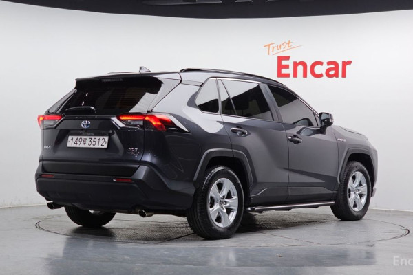 2020 Toyota RAV4 с пробегом 57 933 км