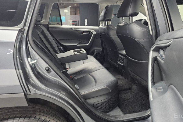 2020 Toyota RAV4 с пробегом 57 933 км