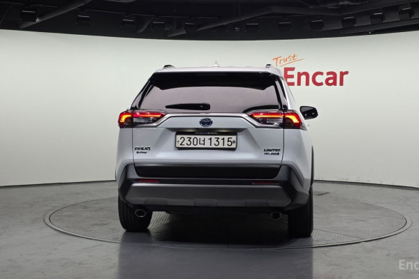 2023 Toyota RAV4 с пробегом 89 915 км