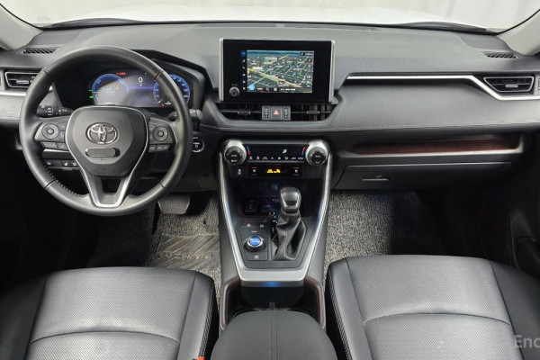 2023 Toyota RAV4 с пробегом 23 732 км