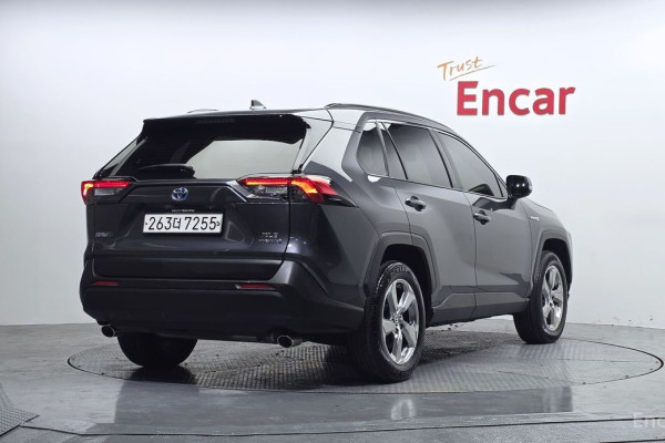 2020 Toyota RAV4 с пробегом 52 901 км