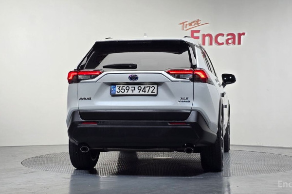 2023 Toyota RAV4 с пробегом 43 181 км