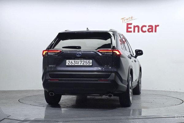 2020 Toyota RAV4 с пробегом 52 901 км