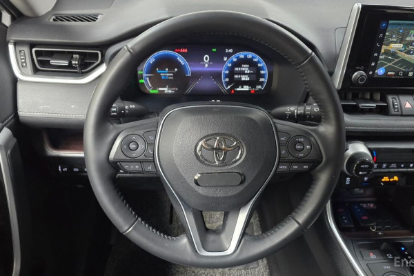 2023 Toyota RAV4 с пробегом 23 732 км